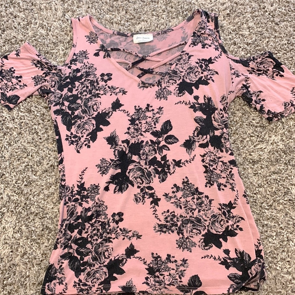 Band is Free Kisses, color is black and pink and size is S